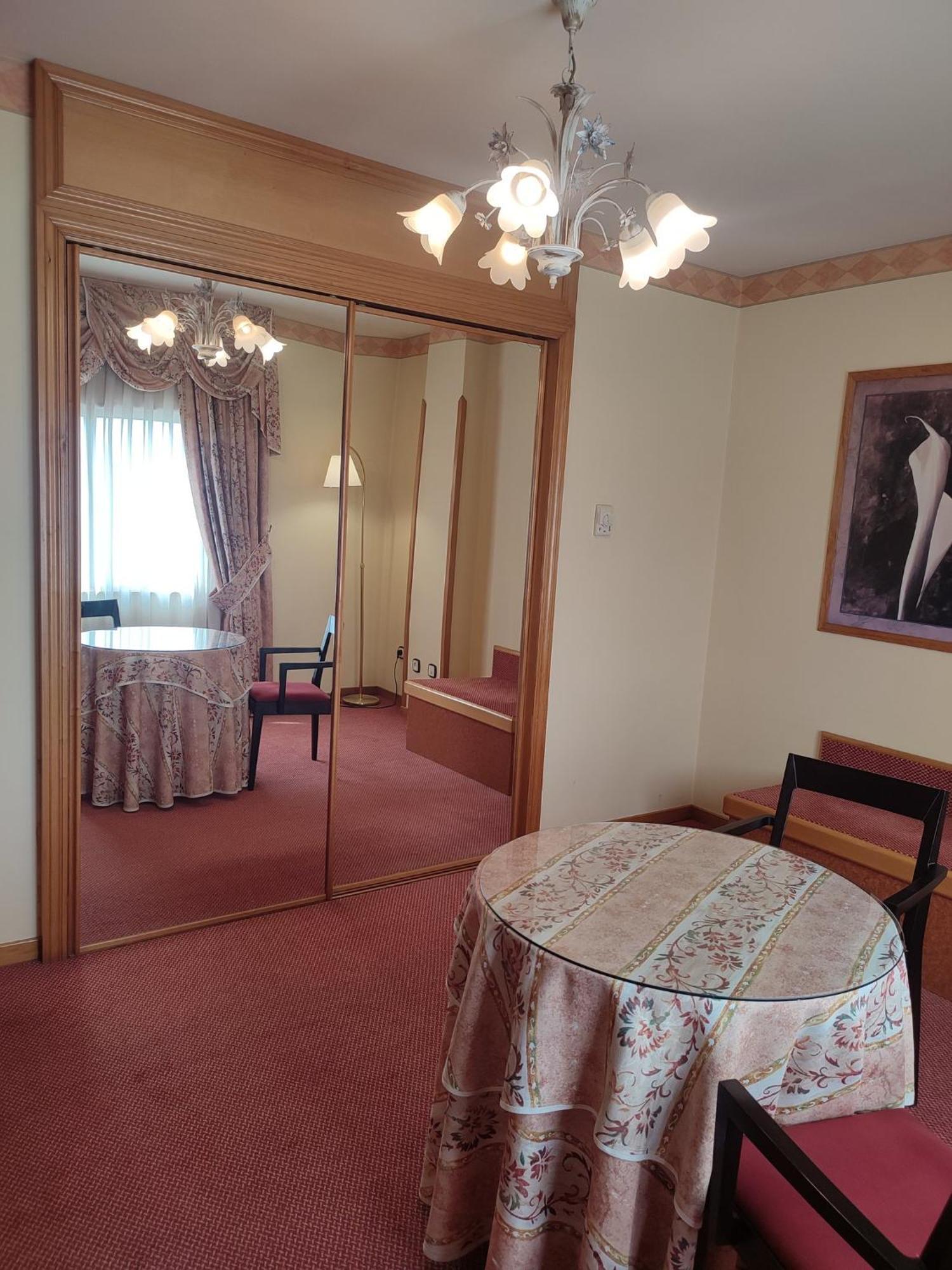 Hotel Sercotel Cuatro Postes Ávila Buitenkant foto