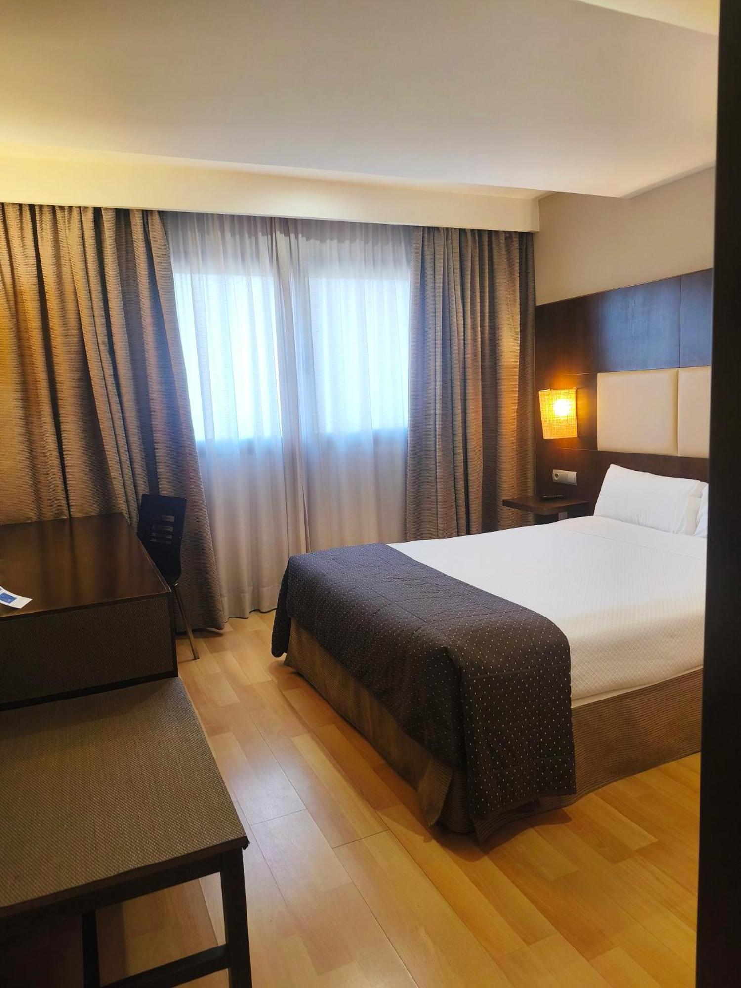 Hotel Sercotel Cuatro Postes Ávila Buitenkant foto